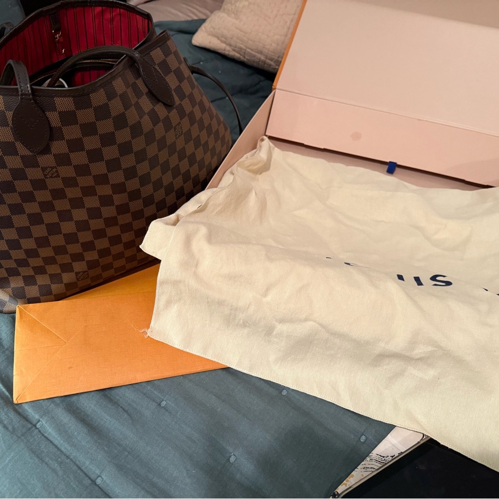 Louis Vuitton Damier Ebene Tote - Picture 9 of 13